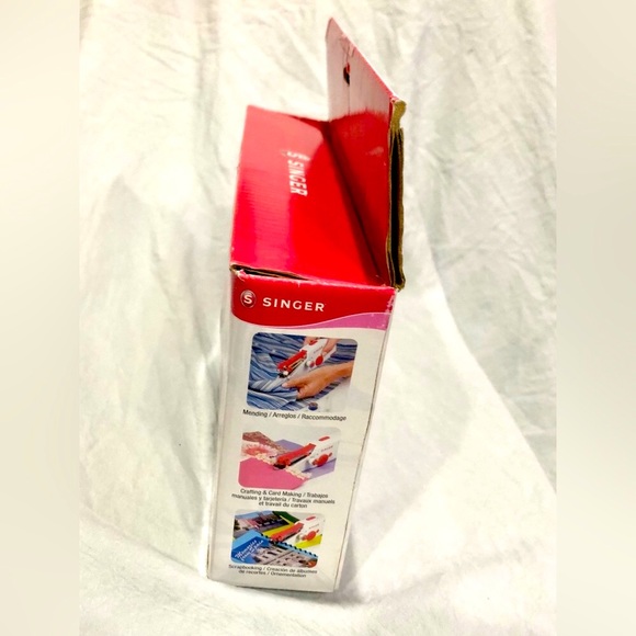 🛍️🧵 SINGER Stitch Sew quick Portable Handheld Sewing Machine model 01663 NWT - Picture 6 of 12